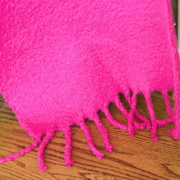Banana Republic Lofty Large scarf/wrap NWT Soft, thick weave. - Picture 8 of 11